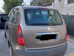 Marrone Usata 2004 Lancia Musa Monovolume | 800 €