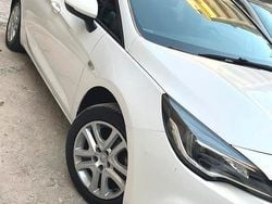 Usata 2016 Opel Astra Tre volumi | 8000 € (Buon prezzo)