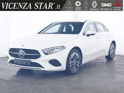Bianco polare Usata 2024 Mercedes A180 Advanced Tre volumi | 29.900 € (Buon prezzo)
