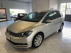 Argento Usata 2018 VW Touran Executive Monovolume | 18.400 € (Buon prezzo)