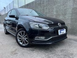 Nero Usata 2015 VW Polo Comfortline Tre volumi | 8499 € (Buon prezzo)