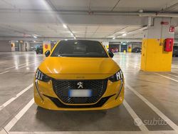 Giallo Usata 2019 Peugeot 208 GT-line Due volumi | 12.490 € (Buon prezzo)