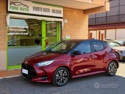 Rosso Usata 2021 Toyota Yaris Hybrid Style Tre volumi | 17.000 € (Buon prezzo)
