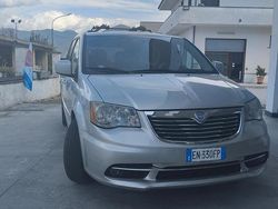 Grigio Usata 2012 Lancia Voyager Monovolume | 7150 € (Cara)