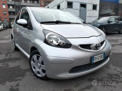 Grigio Usata 2009 Toyota Aygo Due volumi | 5690 € (Cara)