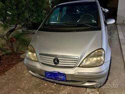 Grigio Usata 2003 Mercedes A200 Due volumi | 1000 €
