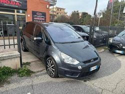 Grigio Usata 2010 Ford S-MAX Titanium Monovolume | 3000 € (Buon prezzo)