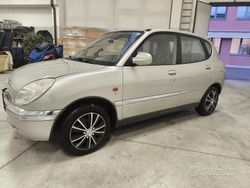 Grigio Usata 2000 Daihatsu Sirion Due volumi | 1500 €