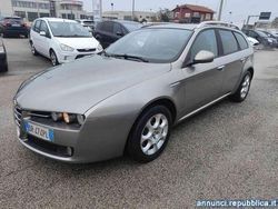 Grigio scuro metallizzato Usata 2008 Alfa Romeo 159 Progression Station wagon | 3900 €