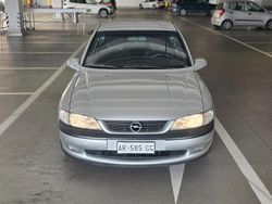 Argento Usata 1997 Opel Vectra Tre volumi | 2150 €