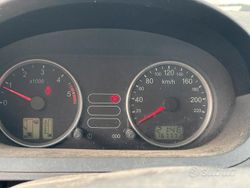 Grigio Usata 2004 Ford Fiesta Due volumi | 1300 € (Ottimo prezzo)