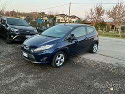 Blu Usata 2011 Ford Fiesta Titanium Tre volumi | 3100 € (Ottimo prezzo)