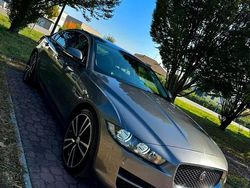 Grigio Usata 2015 Jaguar XE Business Edition Tre volumi | 15.000 € (Molto cara)