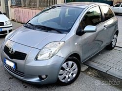 Usata 2007 Toyota Yaris | 3300 € (Buon prezzo)