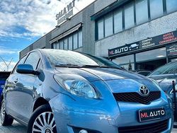 Grigio Usata 2011 Toyota Yaris Sol Tre volumi | 2900 € (Ottimo prezzo)