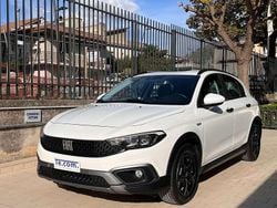 Bianco gelato Usata 2021 Fiat Tipo Cross Tre volumi | 14.900 € (Buon prezzo)