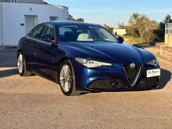 Blu/azzurro Usata 2017 Alfa Romeo Giulia Super Tre volumi | 15.290 € (Ottimo prezzo)