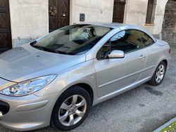 Usata 2007 Peugeot 307 CC Cabrio | 7000 € (Molto cara)