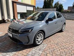 Grafik grey Nuova 2025 Opel Corsa Edition Tre volumi | 18.900 € (Buon prezzo)