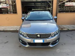 Grigio Usata 2018 Peugeot 308 Allure Tre volumi | 10.500 € (Buon prezzo)