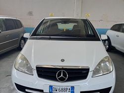 Bianco Usata 2009 Mercedes A150 Avantgarde Tre volumi | 2850 € (Buon prezzo)