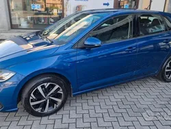 Blu/azzurro Usata 2022 VW Polo Life Tre volumi | 16.500 € (Buon prezzo)