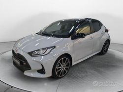 Grigio Usata 2024 Toyota Yaris Hybrid Sport Tre volumi | 23.900 € (Buon prezzo)
