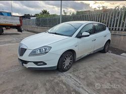 Bianco Usata 2009 Lancia Delta Due volumi | 750 €
