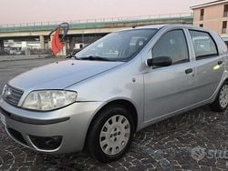 Grigio Usata 2008 Fiat Punto Due volumi | 1200 € (Ottimo prezzo)