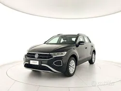 Nero Nuova 2024 VW T-Roc Life SUV | 27.714 € (Buon prezzo)