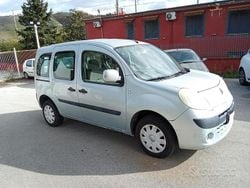 Grigio Usata 2010 Renault Kangoo Tre volumi | 2300 €