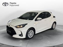 Bianco Usata 2021 Toyota Yaris Hybrid Active Tre volumi | 15.800 € (Ottimo prezzo)