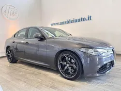 Grigio metallizzato Usata 2017 Alfa Romeo Giulia Veloce Tre volumi | 24.500 € (Buon prezzo)