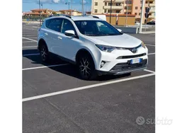Usata 2017 Toyota RAV4 SUV | 16.500 € (Buon prezzo)