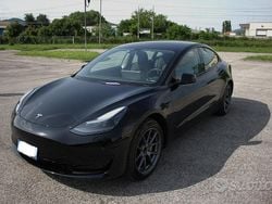 Usata 2023 Tesla Model 3 Tre volumi | 28.500 € (Buon prezzo)