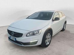 Bianco Usata 2017 Volvo V60 CC Business Edition Station wagon | 13.500 € (Molto cara)