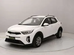 Bianco Usata 2023 Kia Stonic Urban SUV | 13.800 € (Buon prezzo)