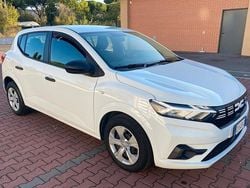 Bianco Usata 2024 Dacia Sandero Tre volumi | 12.900 € (Buon prezzo)