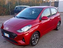 Rosso Usata 2023 Hyundai i10 Due volumi | 13.500 € (Buon prezzo)