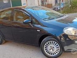 Usata 2011 Fiat Punto Evo Due volumi | 2500 € (Super prezzo)