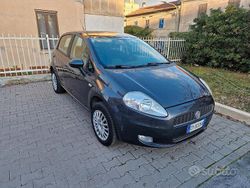 Grigio Usata 2010 Fiat Punto Due volumi | 1500 € (Buon prezzo)