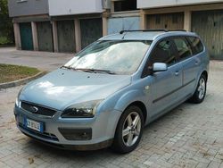 Grigio Usata 2006 Ford Focus Tre volumi | 2500 € (Cara)