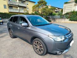 Grigio Usata 2014 Mitsubishi Outlander SUV | 7500 €