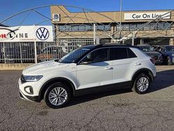 Bianco Usata 2023 VW T-Roc Life SUV | 21.900 € (Buon prezzo)