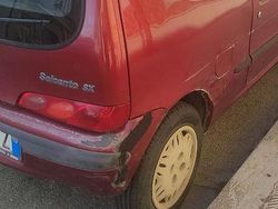 Rosso Usata 2002 Fiat 600 Due volumi | 800 €