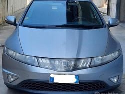 Grigio Usata 2009 Honda Civic Elegance Due volumi | 2700 €