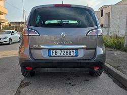 Grigio Usata 2015 Renault Scénic III Monovolume | 5950 € (Buon prezzo)