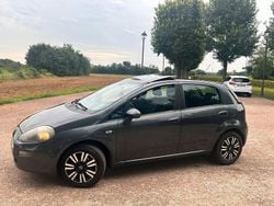 Grigio Usata 2014 Fiat Grande Punto Due volumi | 4000 € (Buon prezzo)