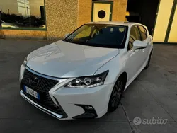 Lexus CT200h