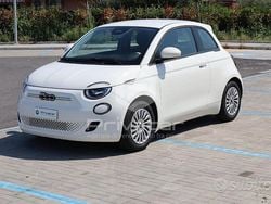 Bianco Usata 2024 Fiat 500e La Prima Tre volumi | 17.990 € (Ottimo prezzo)